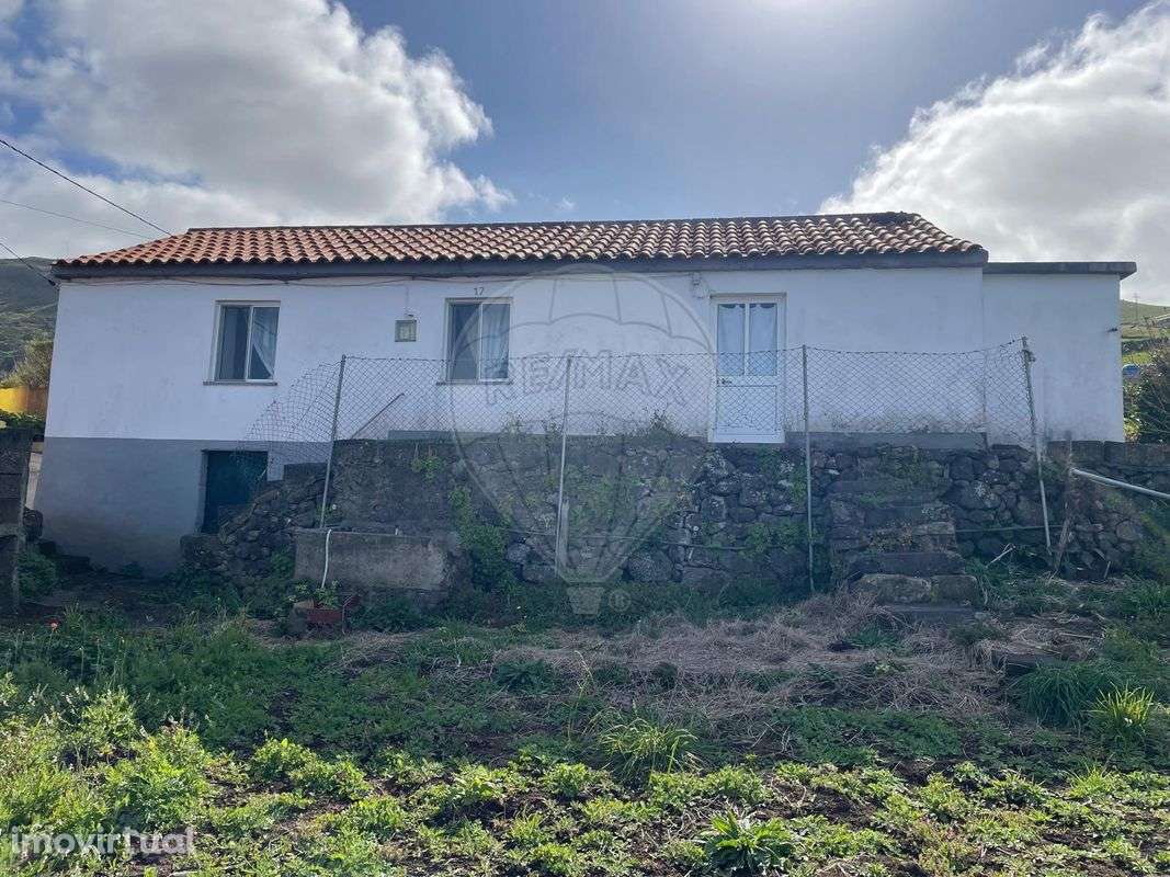 Moradia T2 para venda - Grande imagem: 2/17