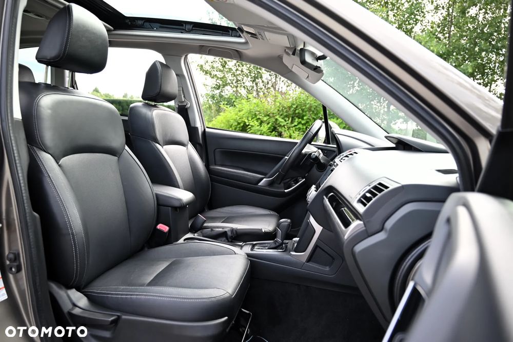 Subaru Forester 2.0 XT Platinum Lineartronic - 23
