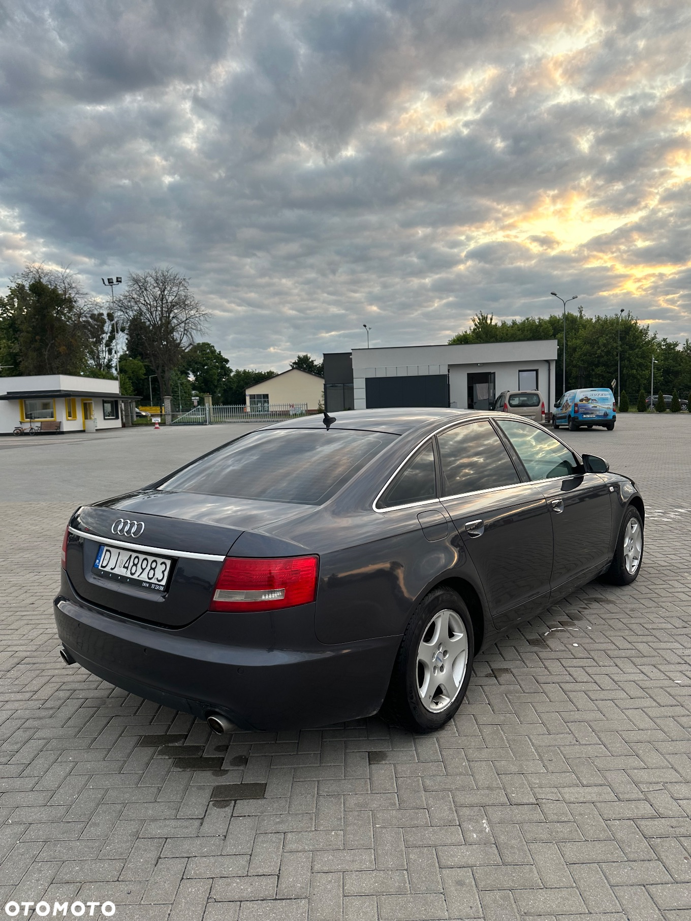 Audi A6 2.4 - 5
