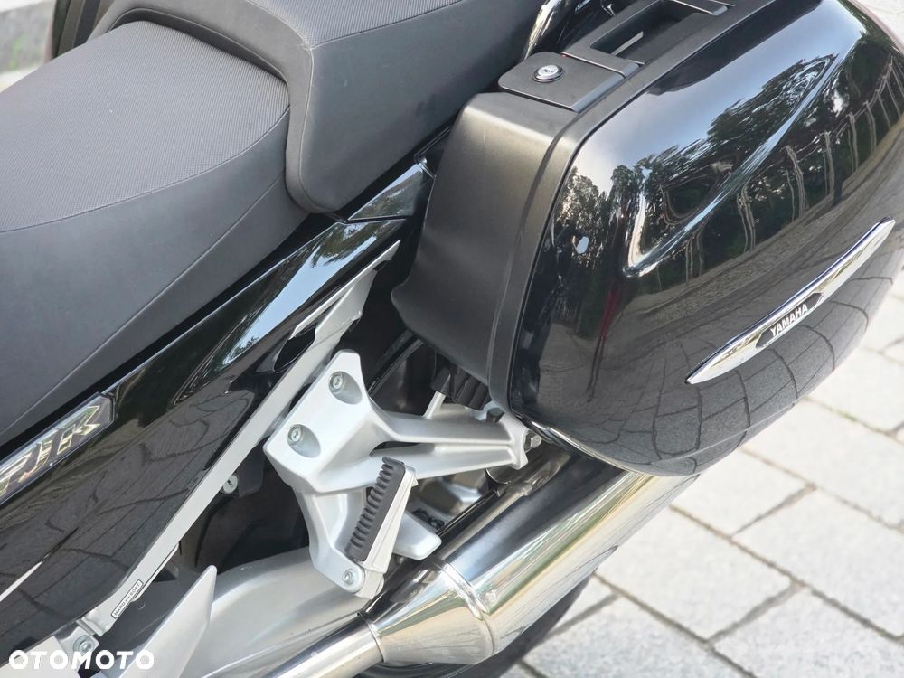 Yamaha FJR - 13