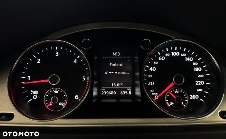 Volkswagen Passat 1.6 TDI DPF BlueMot Comfortline - 4