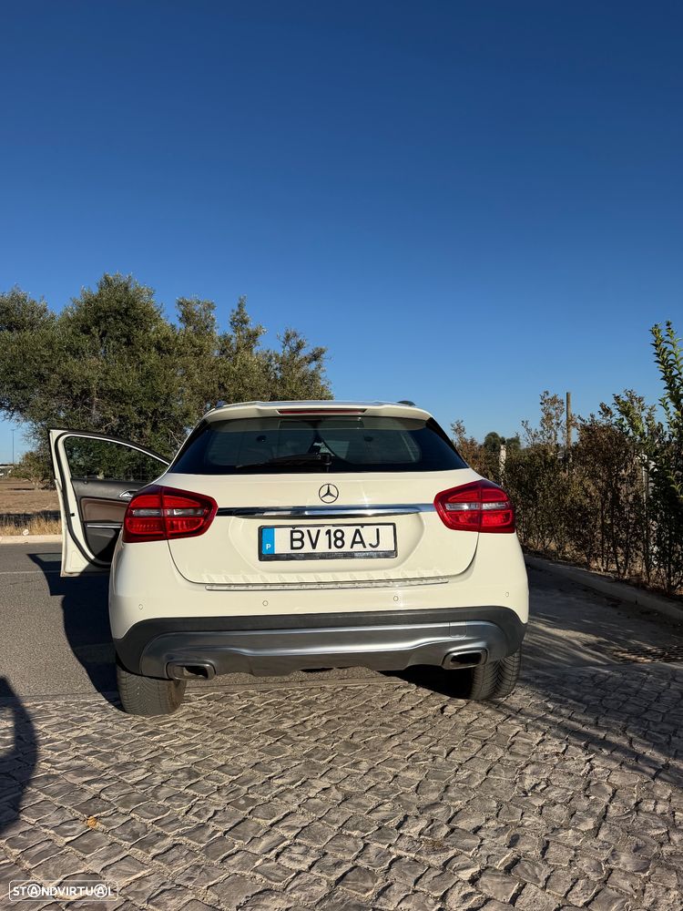Mercedes-Benz GLA 200 (CDI) d 4Matic 7G-DCT Urban - 13