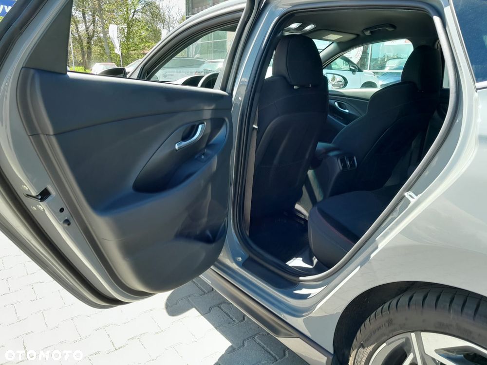 Hyundai i30 1.5 T-GDI 48V Modern DCT - 24
