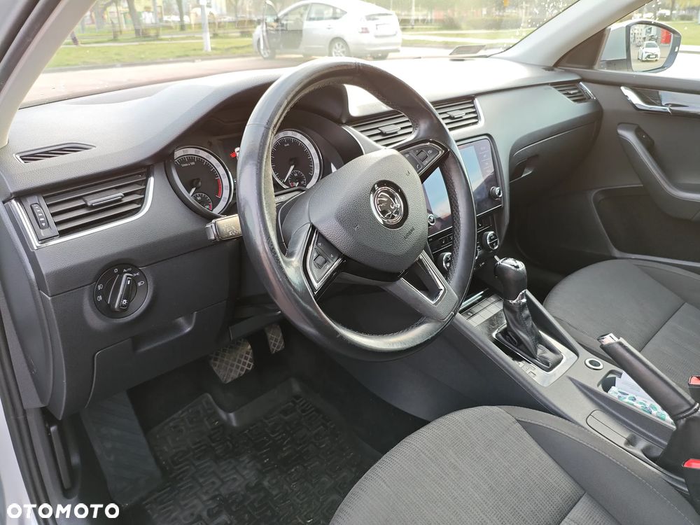 Skoda Octavia 2.0 TDI 4x4 Style DSG - 11
