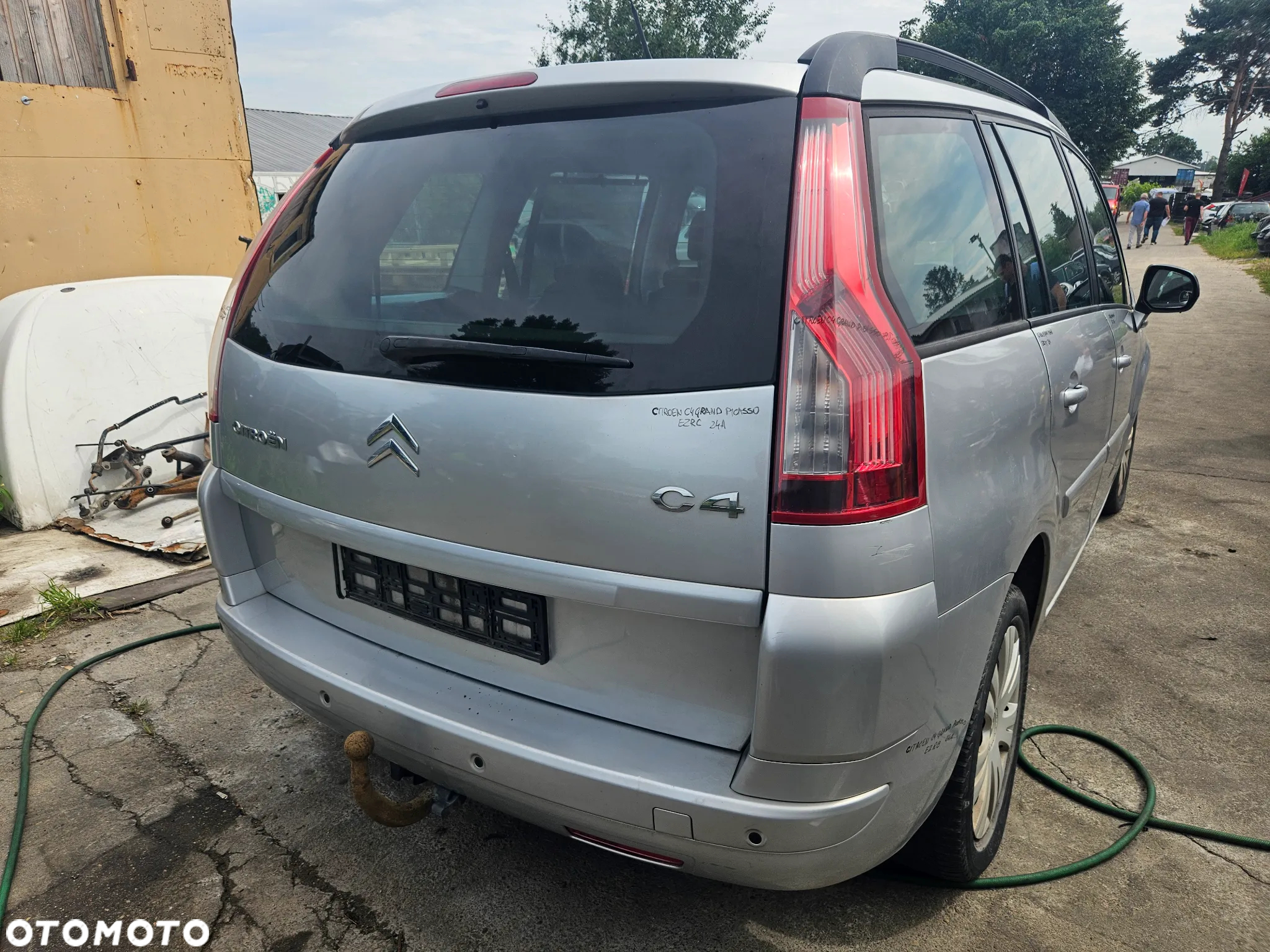 BŁOTNIK PRAWY PRZÓD PRZEDNI EZRC CITROEN C4 GRAND PICASSO - 12