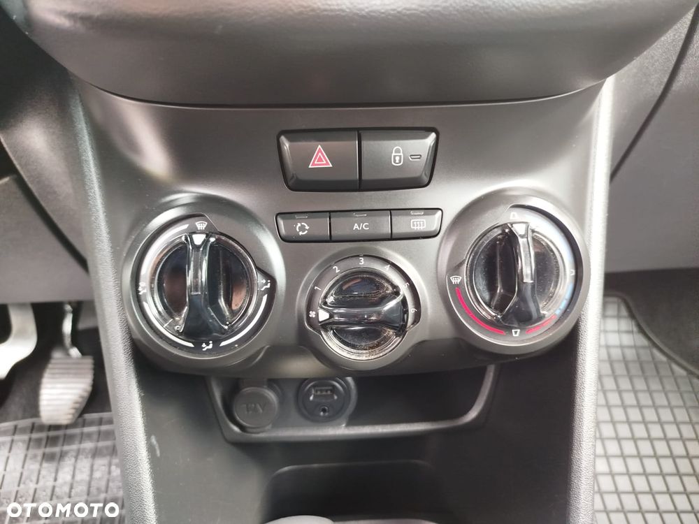 Peugeot 208 - 19