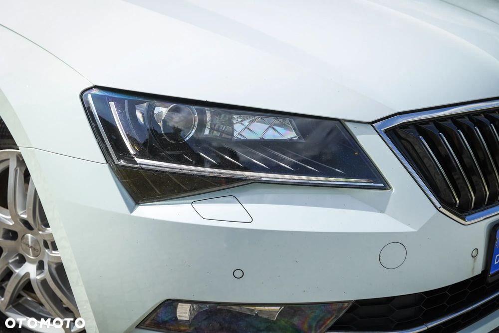 Skoda Superb 2.0 TDI 4x4 DSG L&K - 9