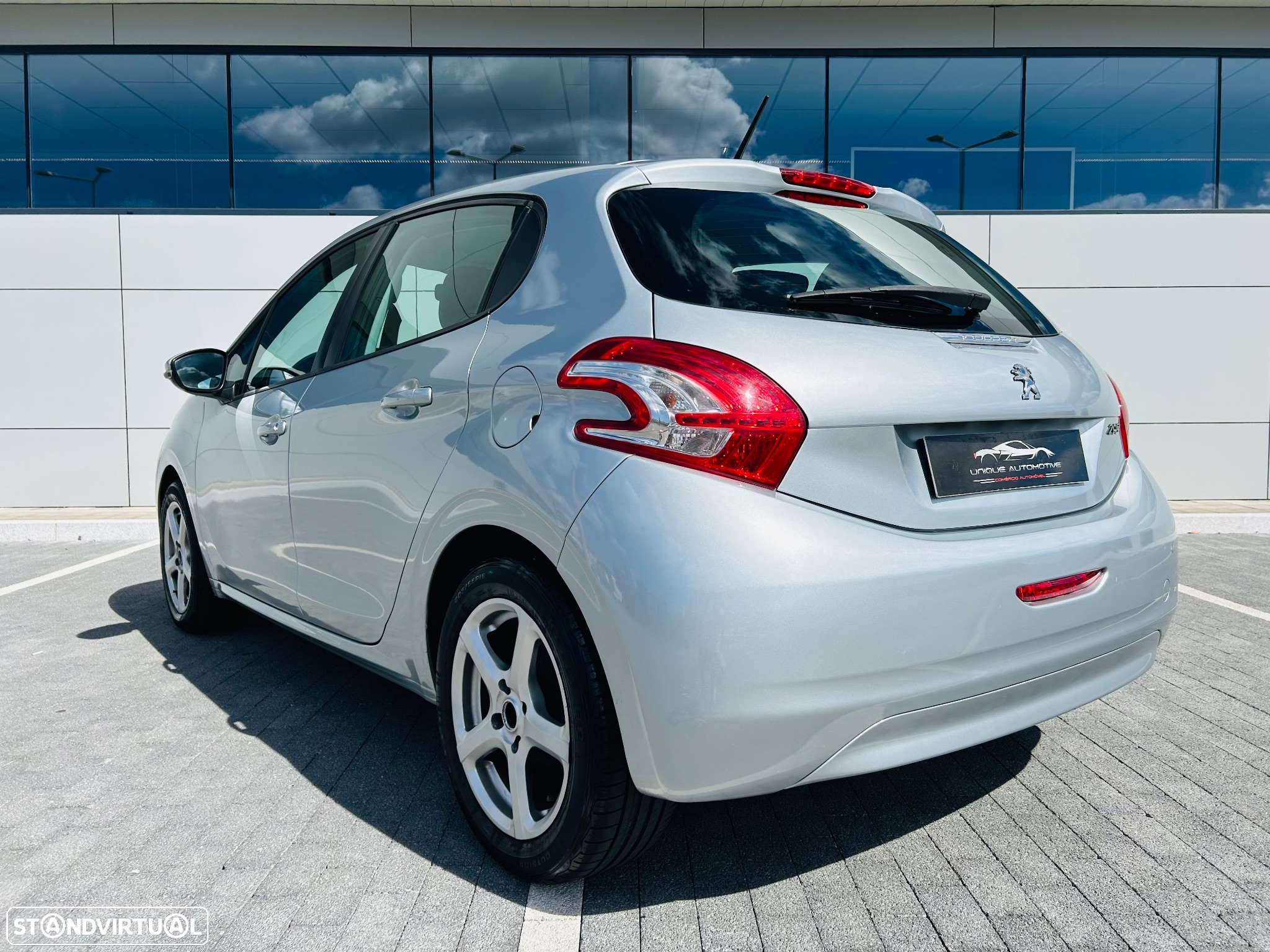 Peugeot 208 1.4 HDi Active - 13