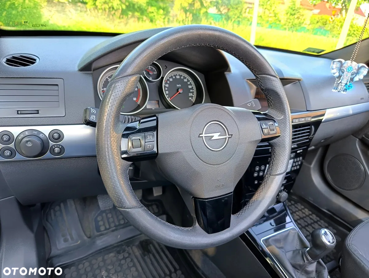 Opel Astra Twin Top 1.9 CDTI Cosmo - 28