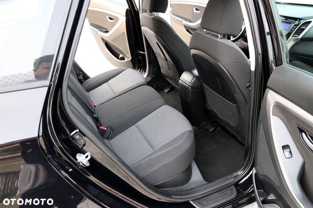 Hyundai i30 i30cw 1.4 CRDi Advantage - 27