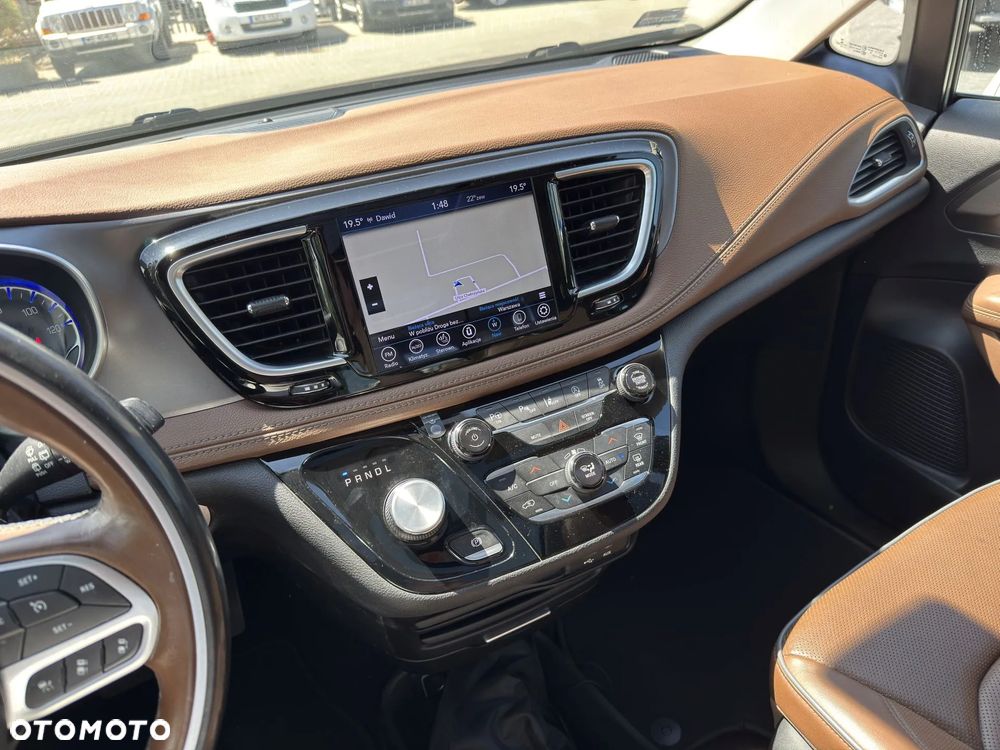 Chrysler Pacifica - 30