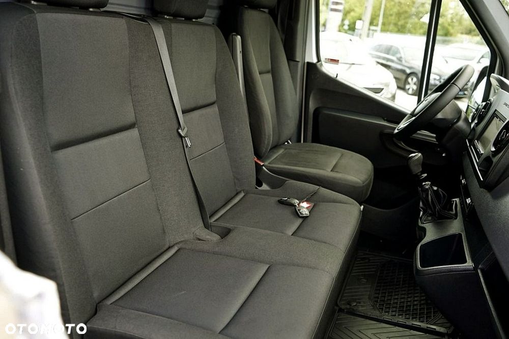 Mercedes-Benz Sprinter - 19