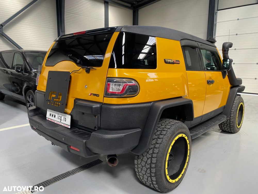 Toyota FJ - 3