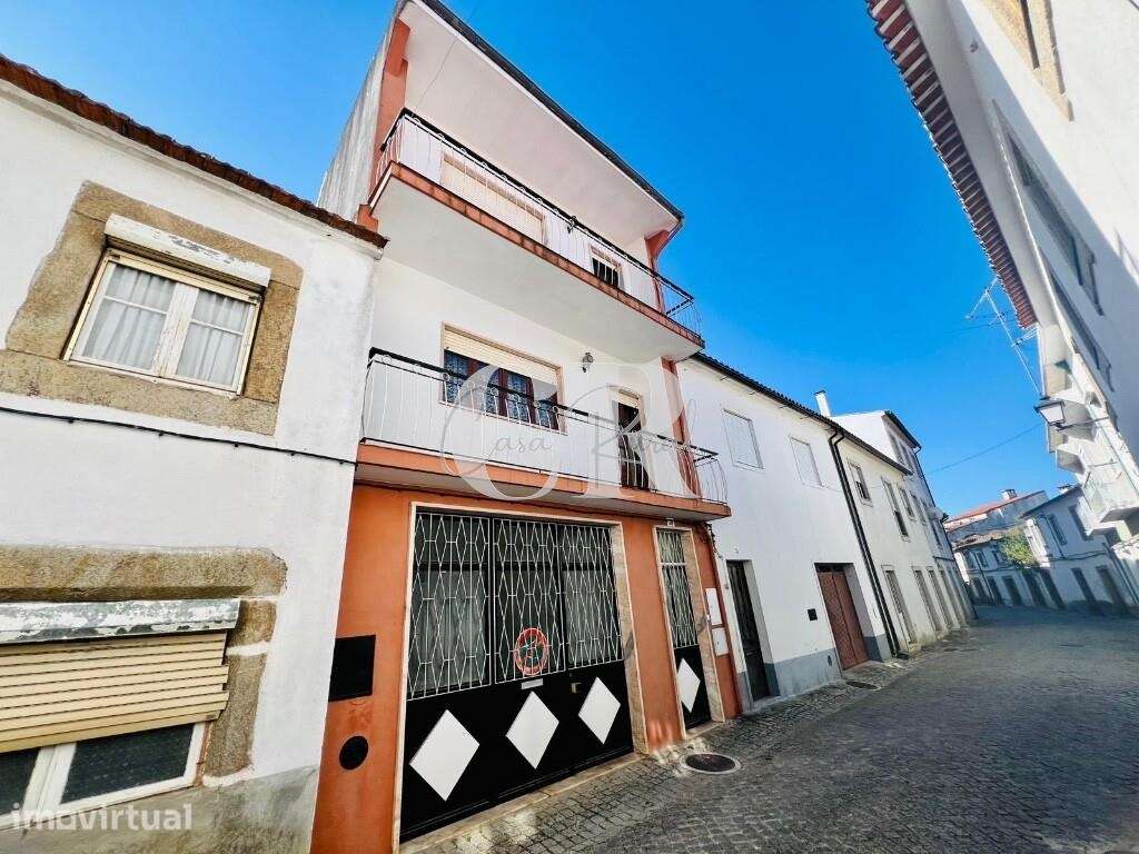 Moradia geminada T3 pronta a habitar, no centro da vila de Pedrógão Gr - Grande imagem: 2/51