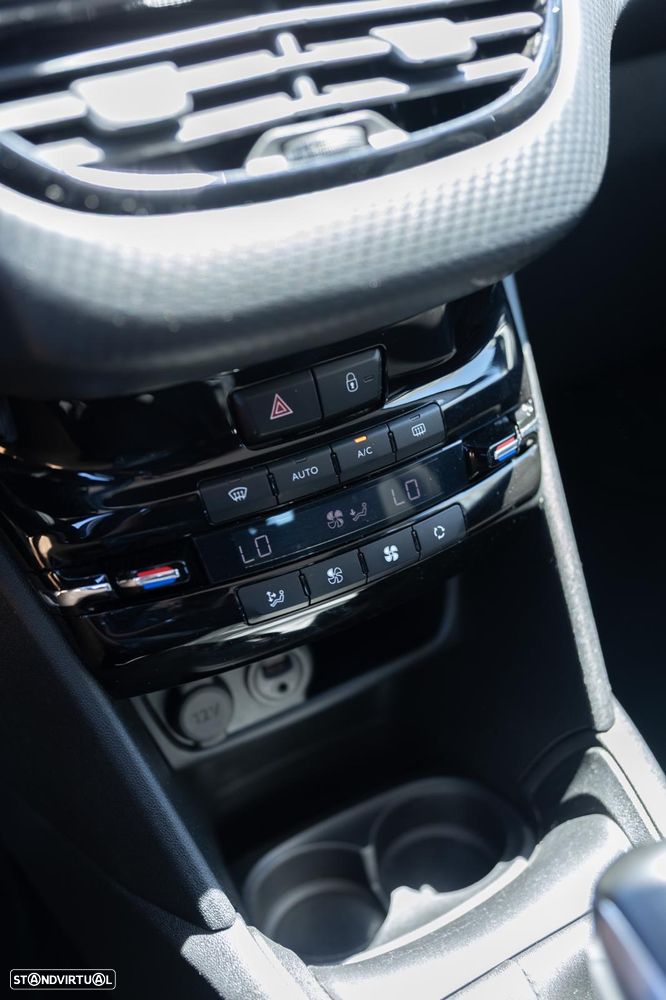 Peugeot 208 1.6 BlueHDi Allure - 17