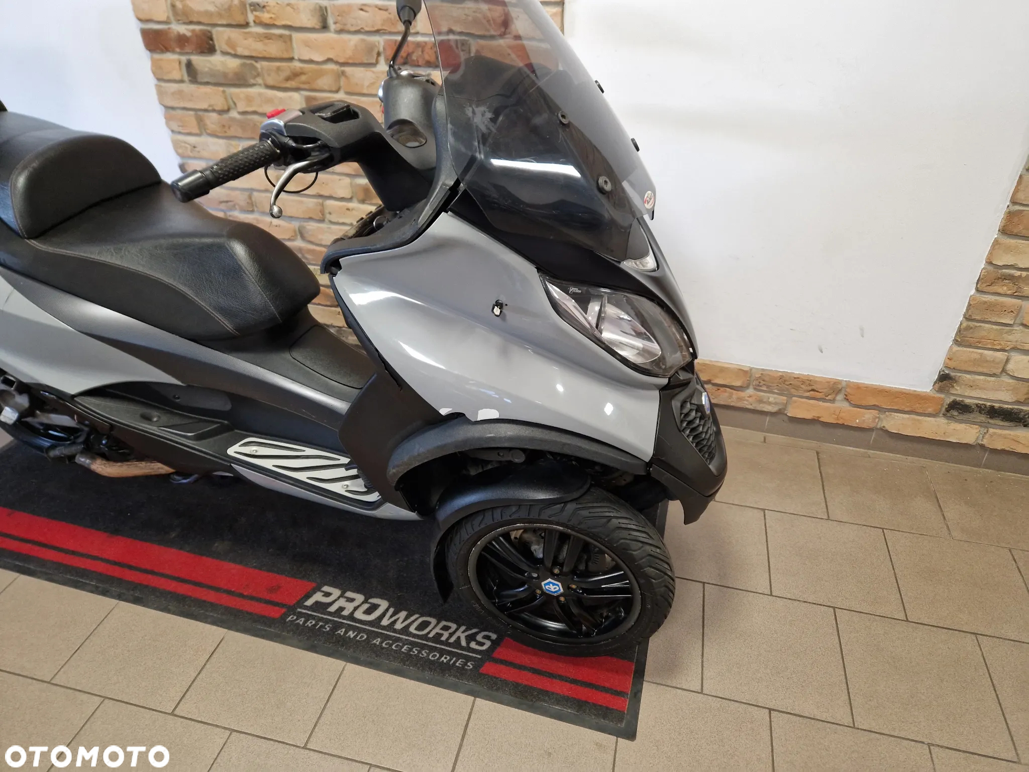 Piaggio MP-3 - 34