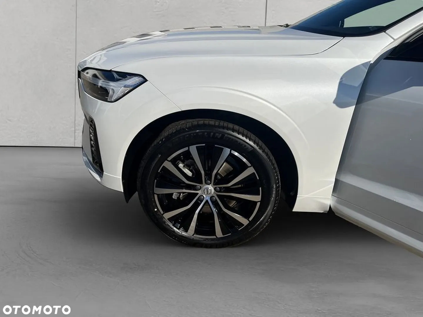 Volvo XC 60 B4 B Plus Dark - 3