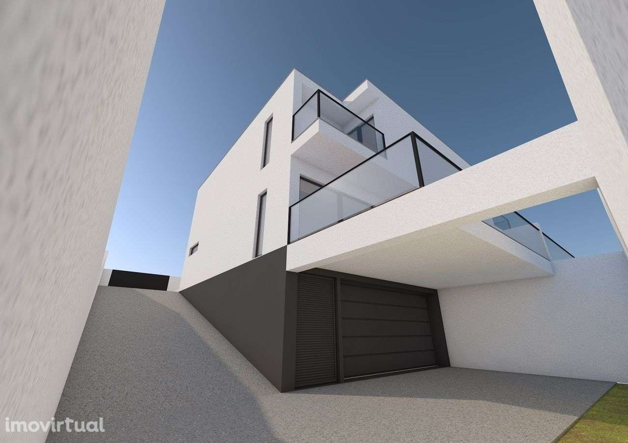 Terreno com 194 m2 e projeto em aprovação em Canelas - Grande imagem: 2/19