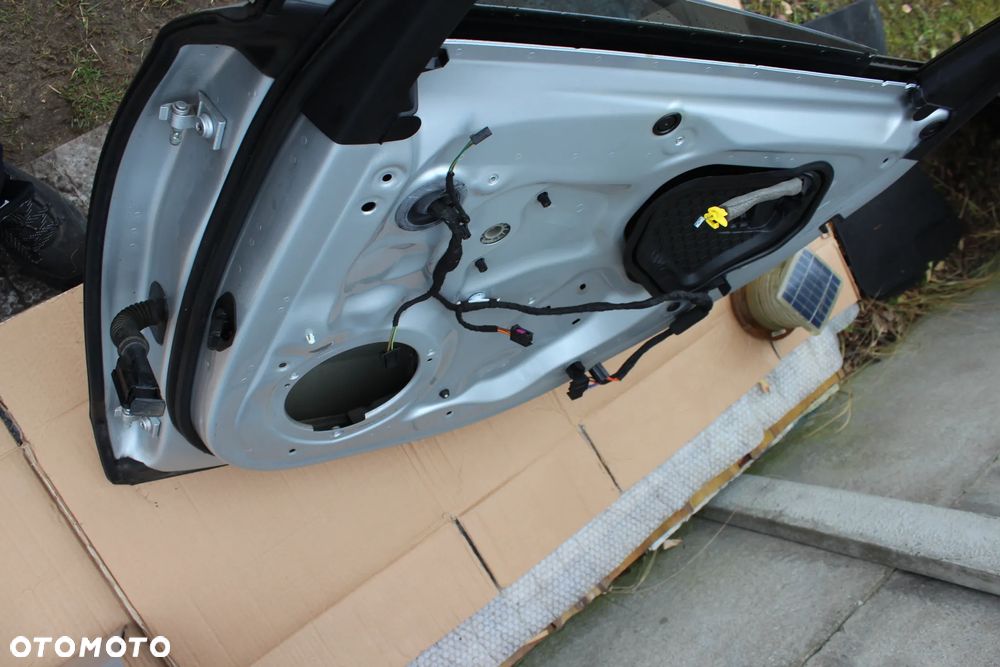 DRZWI PRZEDNIE TYLNE PRAWE AUDI A6 C7 AVANT LY5Q 2015 - 36