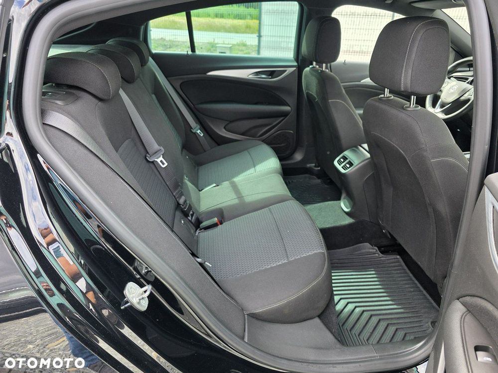 Opel Insignia - 17