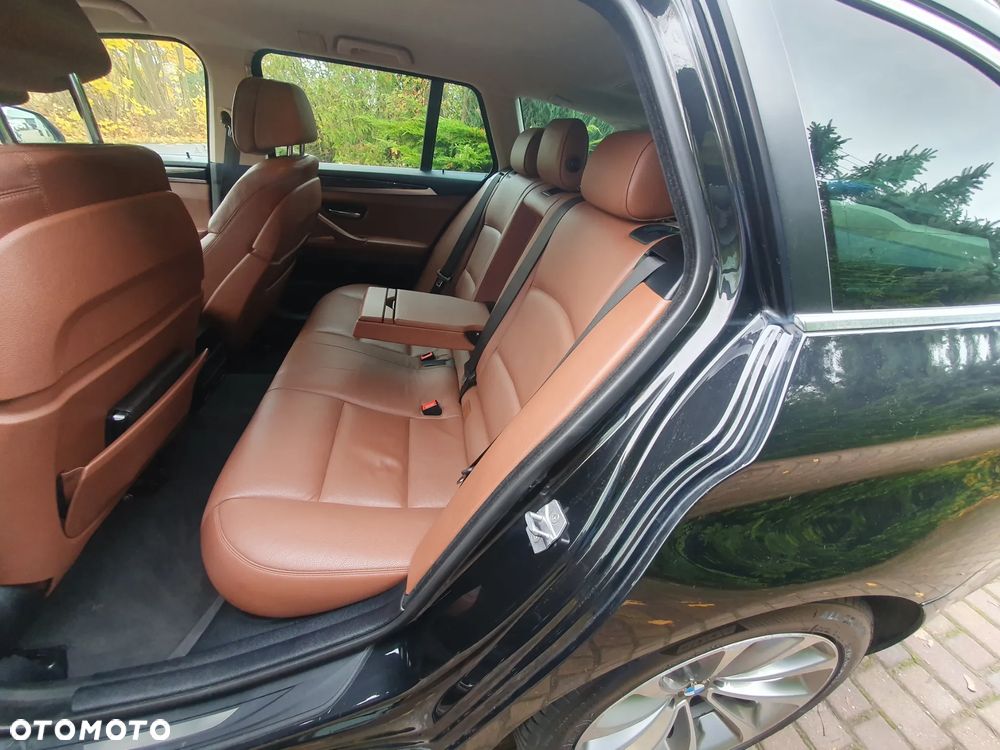 BMW Seria 5 525d xDrive Touring Sport-Aut Luxury Line - 11