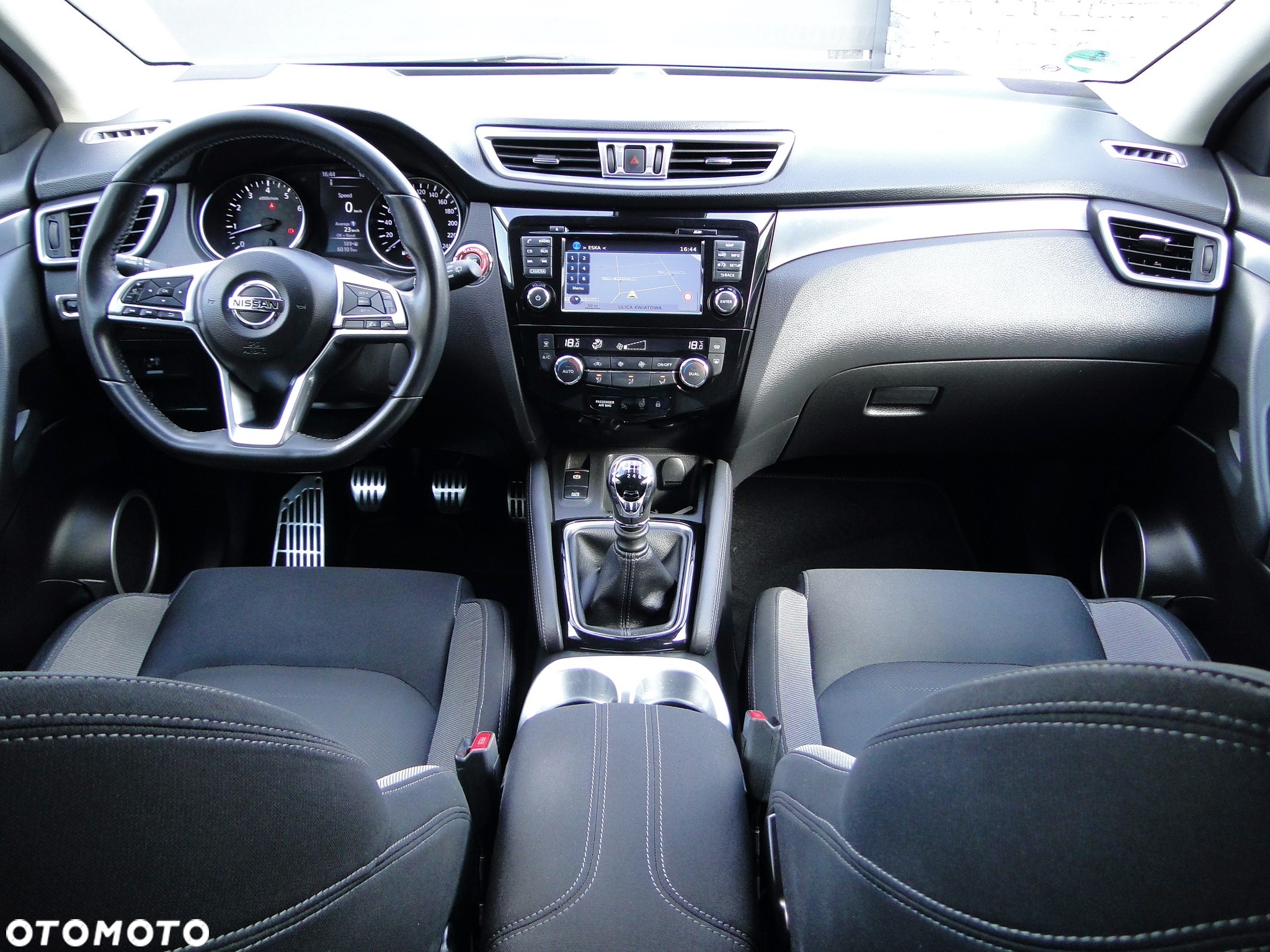 Nissan Qashqai 1.6 DIG-T N-Vision - 10