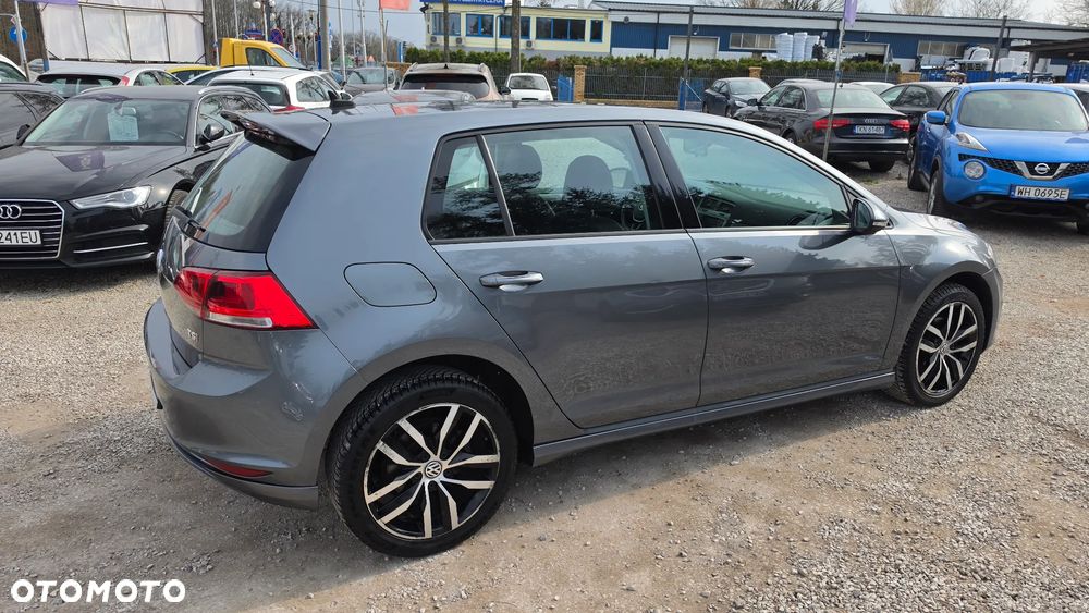 Volkswagen Golf - 6