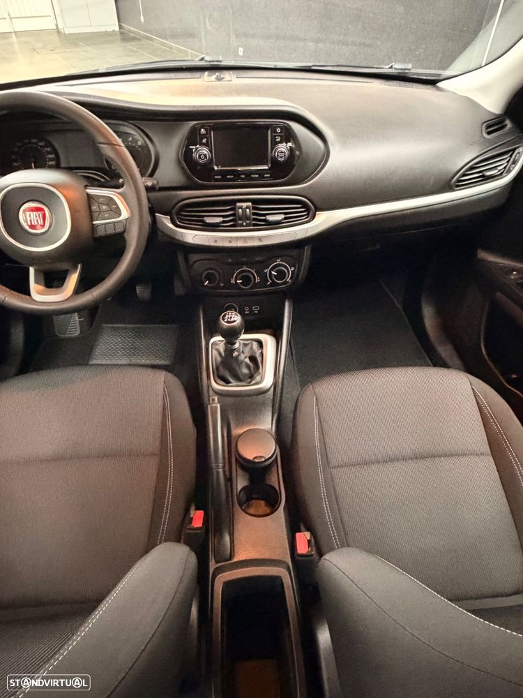 Fiat Tipo Station Wagon 1.4 Lounge J17 - 24