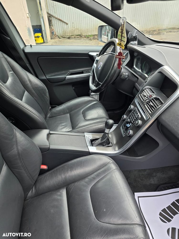 Volvo XC 60 D3 Start-Stop Momentum - 13