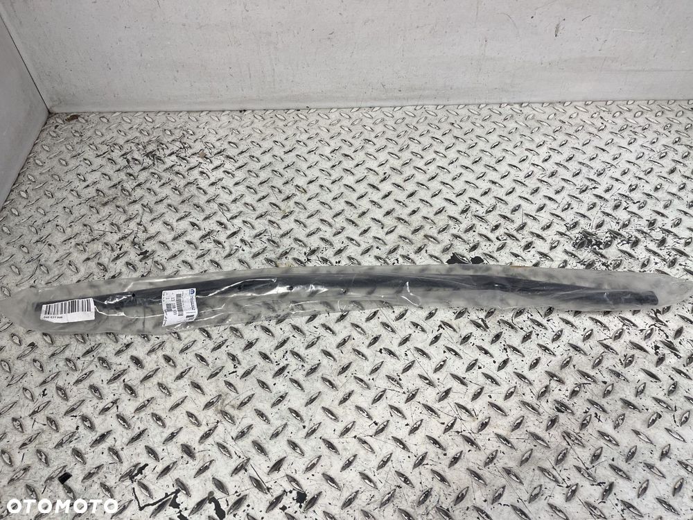NOWA LISTWA ZGARNIAJĄCA PRAWA PRZEDNIA OPEL CORSA E PRAWY PRZÓD 13188939 - 2