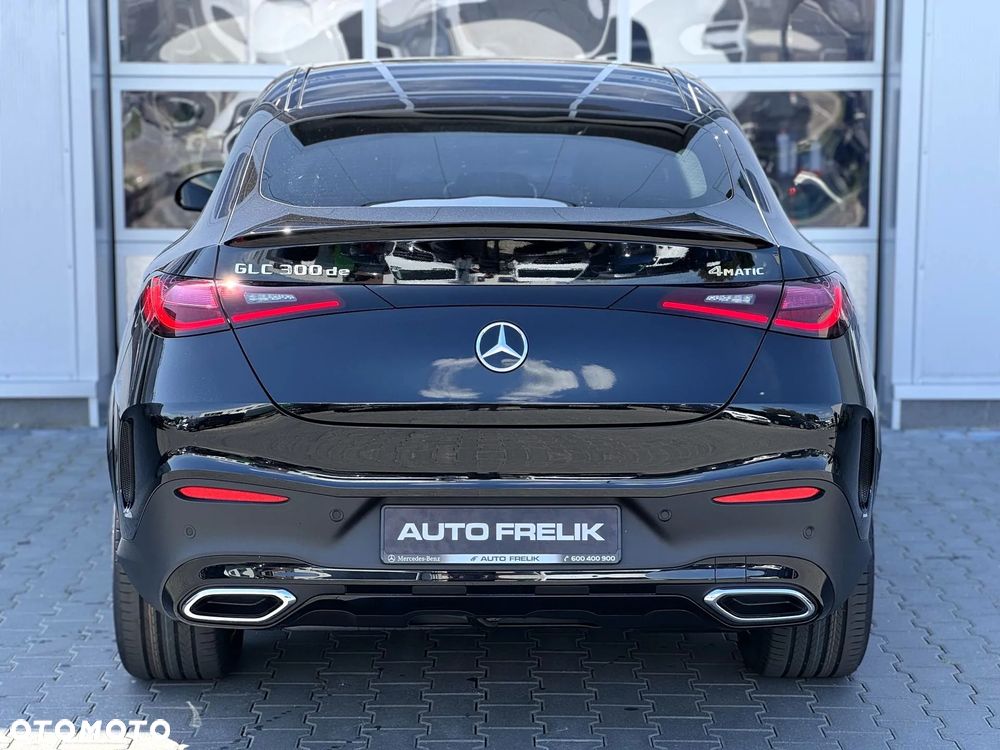 Mercedes-Benz GLC Coupe 300 de PHEV 4-Matic AMG Line - 10