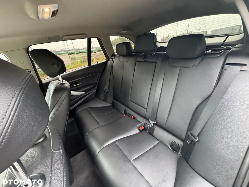 BMW Seria 3 320d Efficient Dynamics Edition - 14