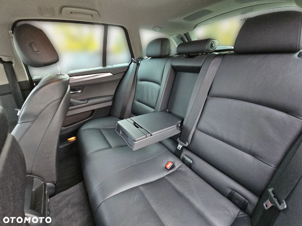 BMW Seria 5 525d - 17