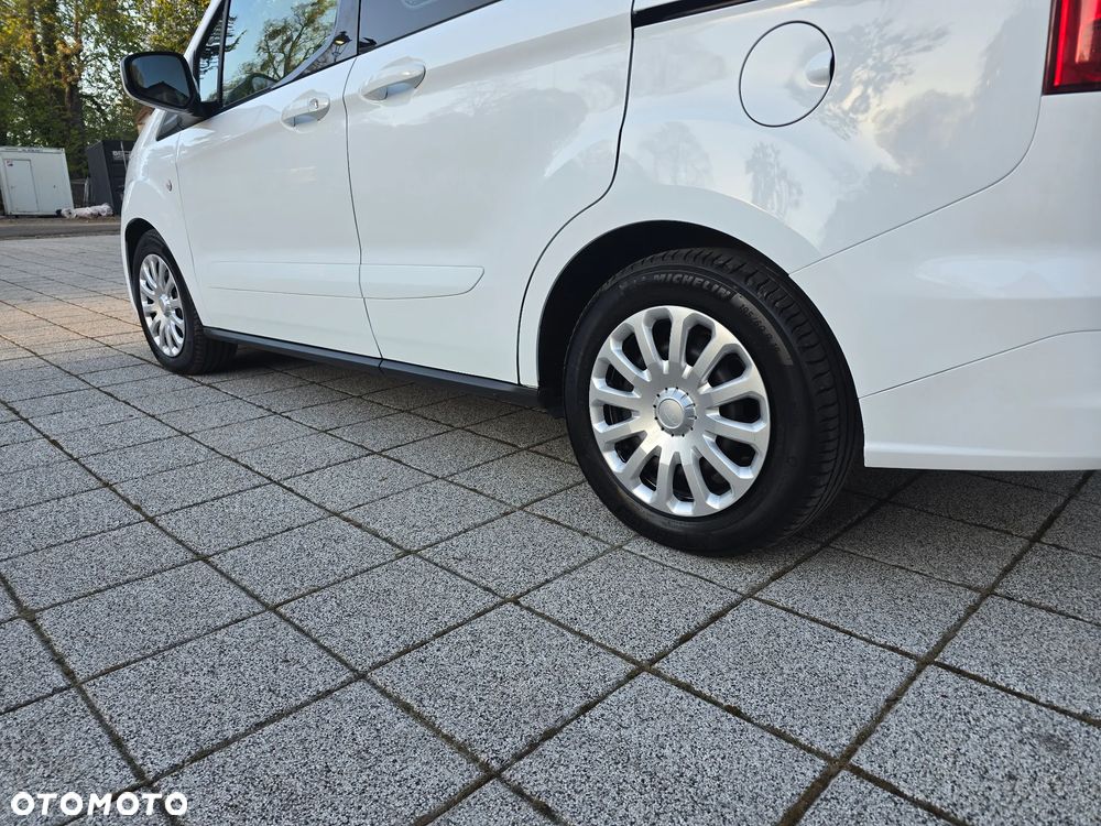 Ford Tourneo Courier 1.5 TDCi Titanium - 17