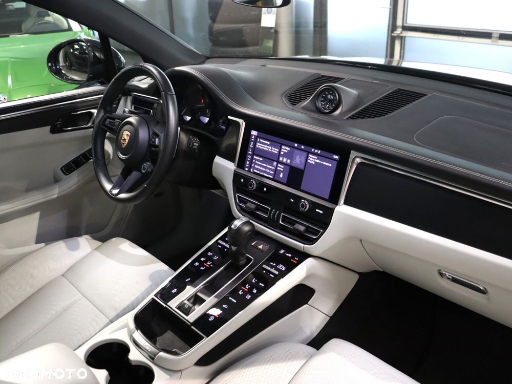 Porsche Macan T - 18