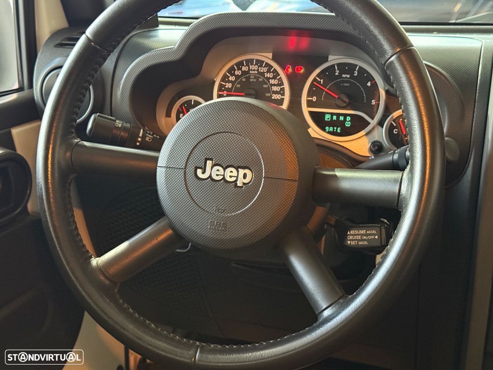 Jeep Wrangler 2.8 CRD ATX Sport - 46