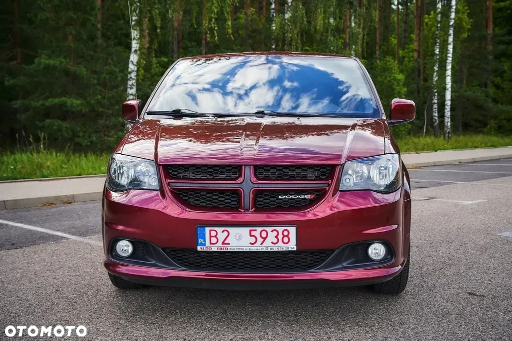 Dodge Grand Caravan - 2