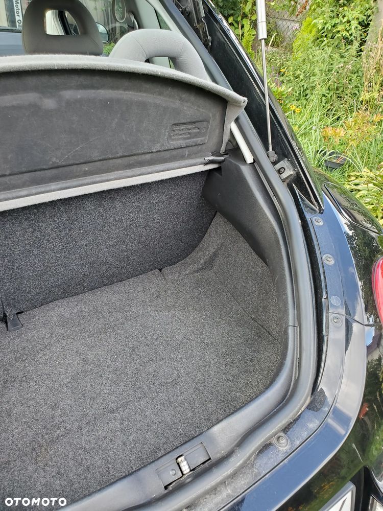 Volkswagen New Beetle 1.6 - 20
