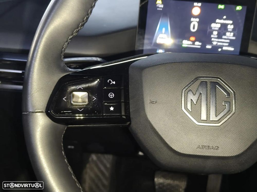 MG MG4 64 kWh Luxury - 31