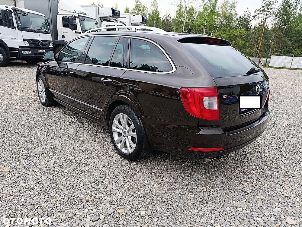 Skoda Superb 2.0 TDI Business DSG - 4