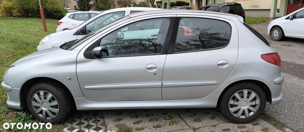 Peugeot 206 - 1