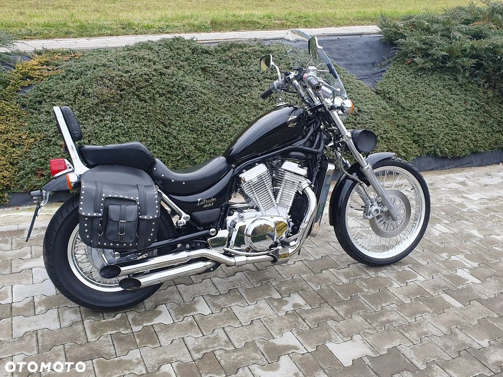 Suzuki Intruder - 12