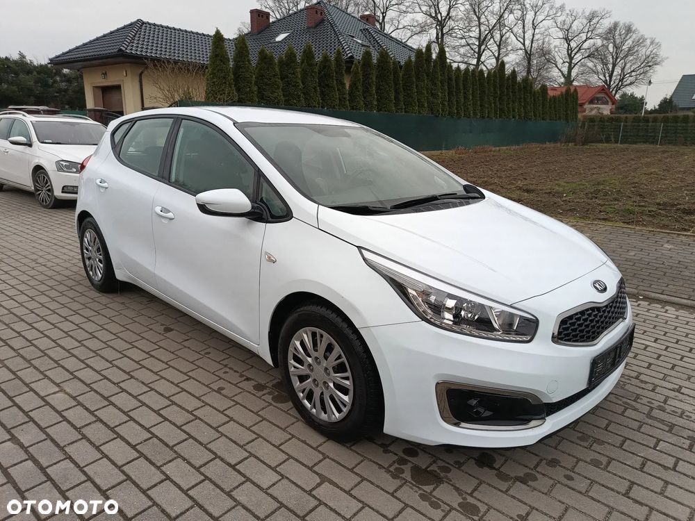 Kia Ceed 1.4 CVVT ISG Dream Team Edition - 13