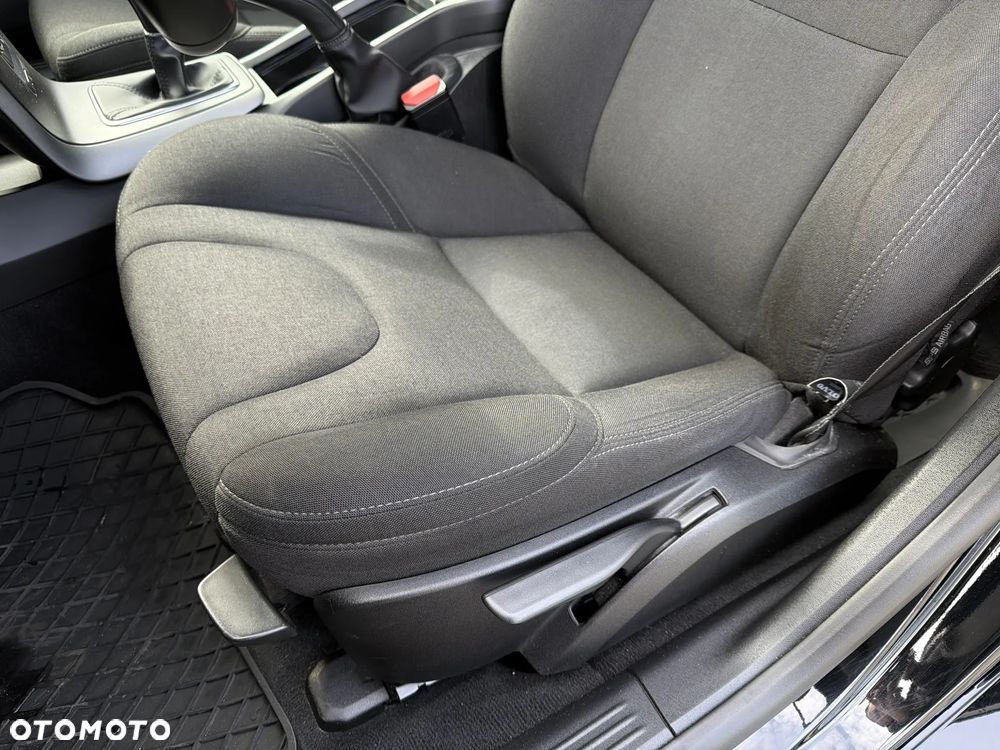 Volvo V40 D3 Kinetic - 22