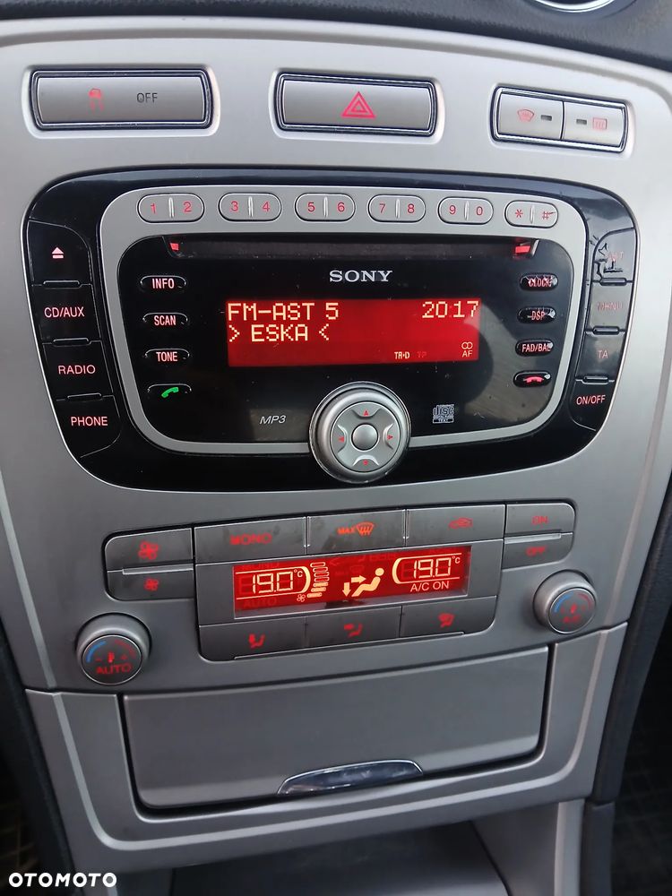 Ford Mondeo 1.6 Gold X - 26