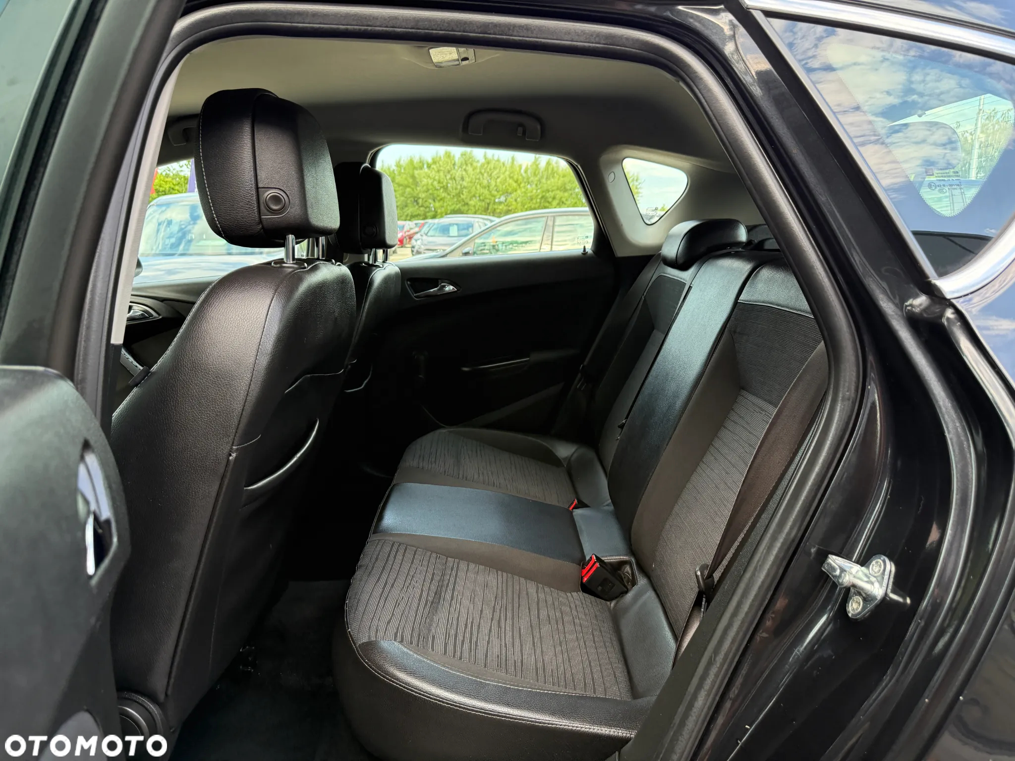 Opel Astra IV 1.4 T Cosmo S&S - 30