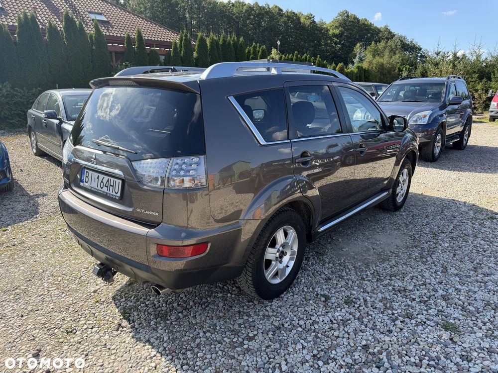 Mitsubishi Outlander - 6