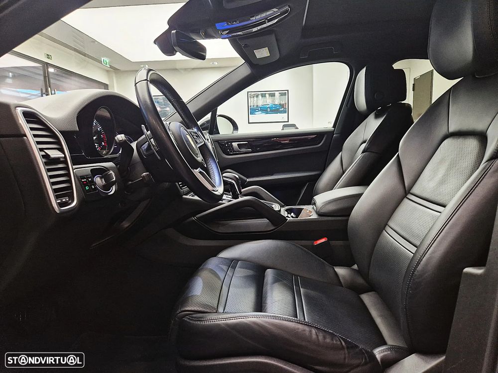 Porsche Cayenne Coupé E-Hybrid - 16