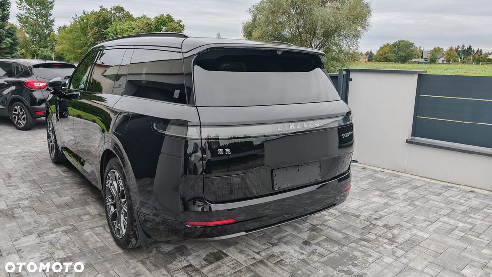 Lynk & Co 900 - 8