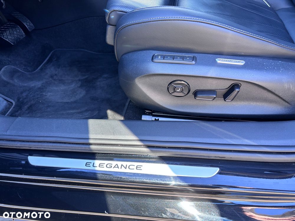 Volkswagen Passat Variant 2.0 TDI SCR 4Motion DSG Elegance - 31